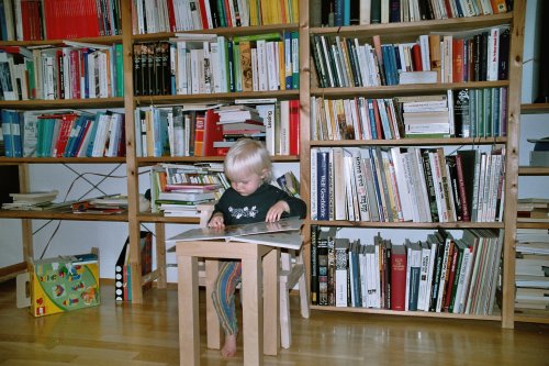 Amelie in ihrem Büro