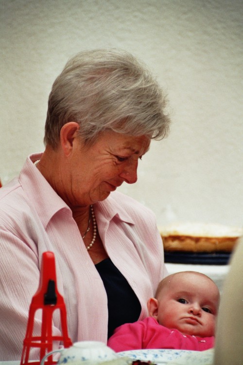 Oma und Enkelin Oma und Enkelin